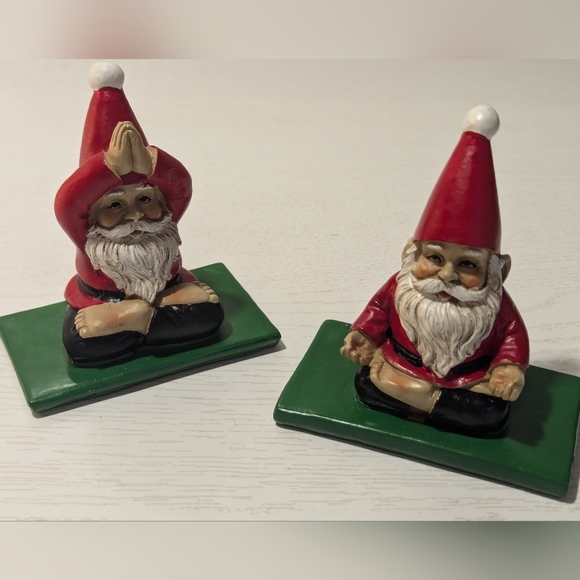 Yoga Santa Gnome Christmas Figurines Set of 2 - Picture 5 of 6